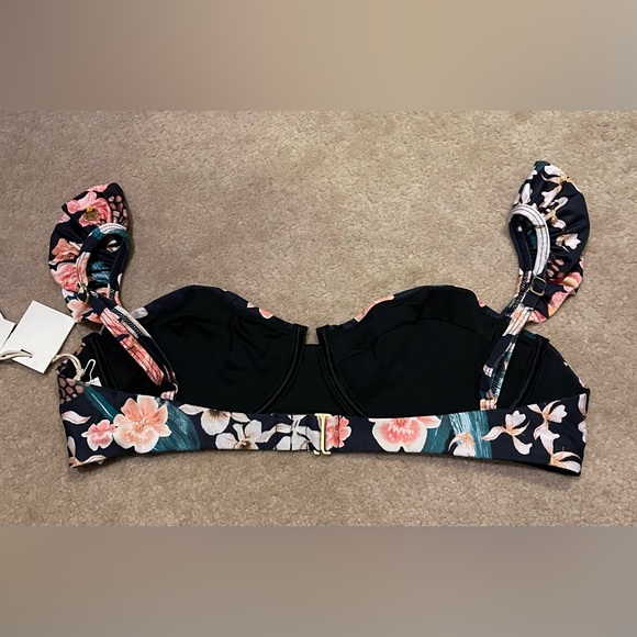 Agua by Agua Bendita Kiwi Danza Floral Bikini Top - Picture 5 of 5
